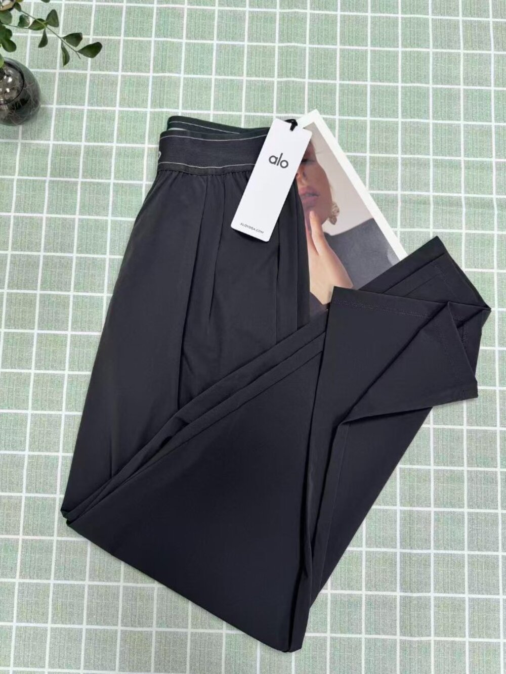 Dark Grey ALO Yoga❤🏃‍♀️ Women's Suit Up Trouser (Regular) - Picture 6 of 8